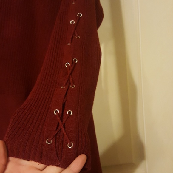 Red corset detail dress - Picture 4 of 7